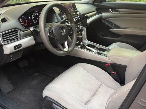 Used 2018 Honda Accord LX image 5