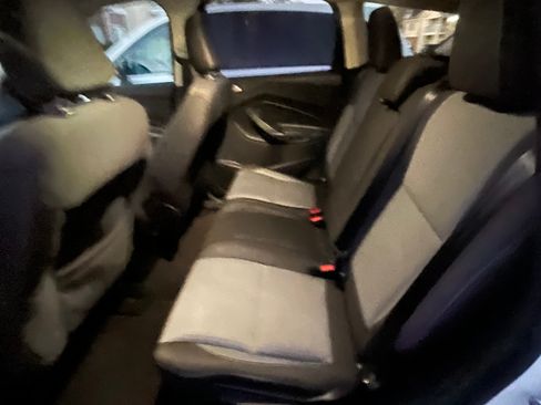 Used 2018 Ford Escape SE image 10