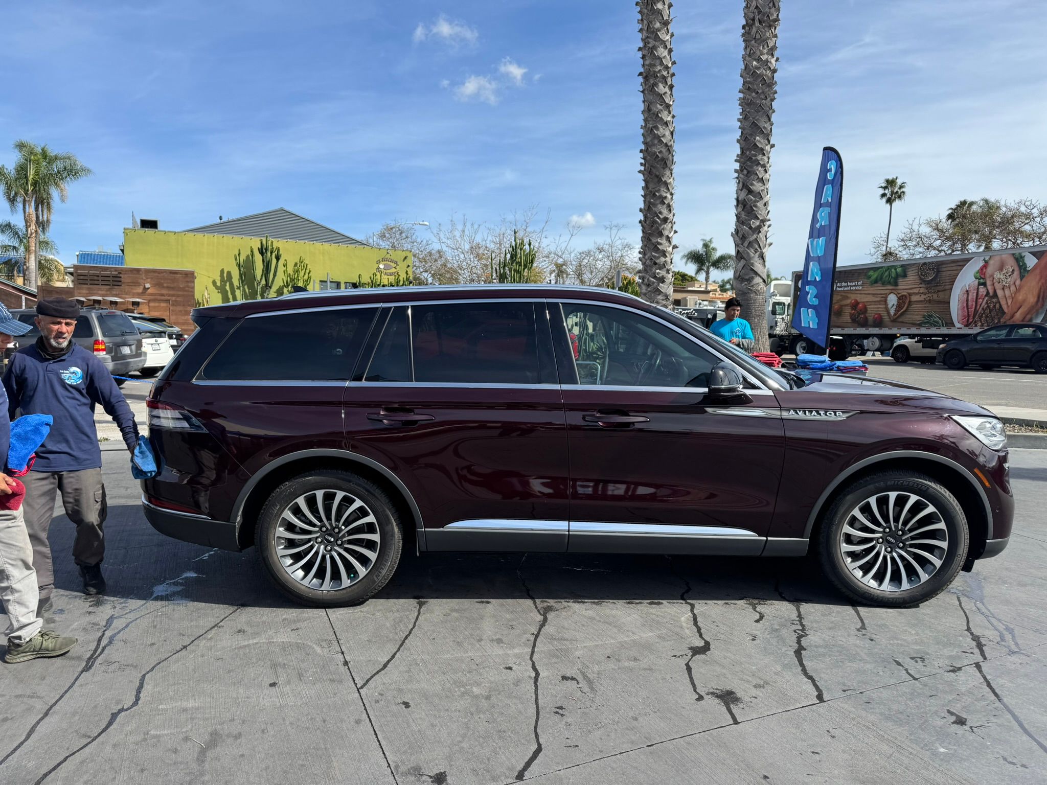 Used 2023 Lincoln Aviator Reserve w/ Equipment Group 201A RWD image 6