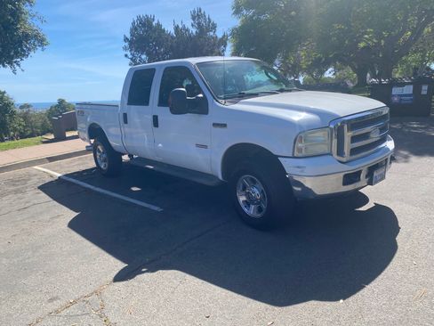 Used 2005 Ford F350 Lariat AWD/4WD image 8