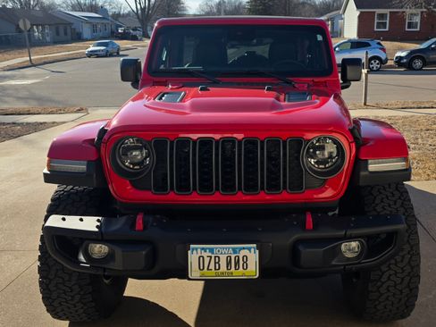 Used 2024 Jeep Wrangler Unlimited Rubicon image 4