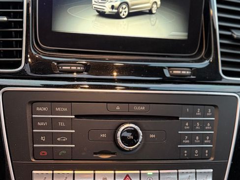 Used 2017 Mercedes-Benz GLS 550 4MATIC image 17