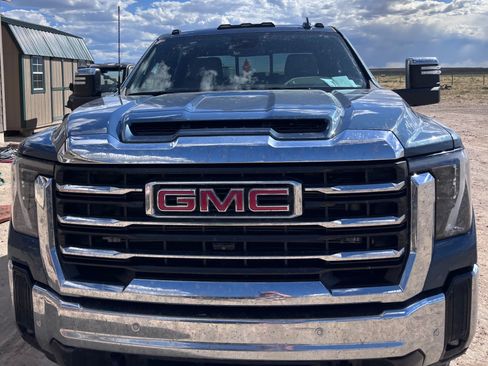 Used 2024 GMC Sierra 2500 SLT w/ SLT Premium Package AWD/4WD image 2