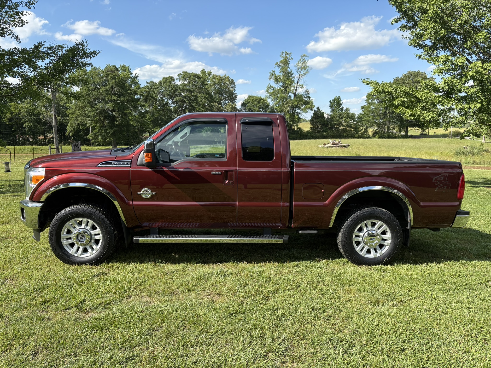 Used 2016 Ford F250 Lariat w/ Chrome Package AWD/4WD image 2
