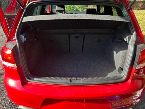 Used 2011 Volkswagen Golf 2-Door image 10