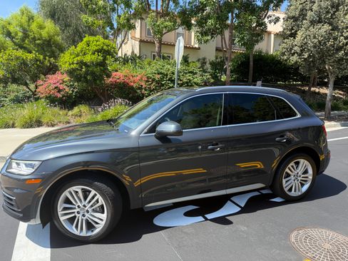 Used 2019 Audi Q5 2.0T Premium Plus w/ Premium Plus Package AWD/4WD image 10