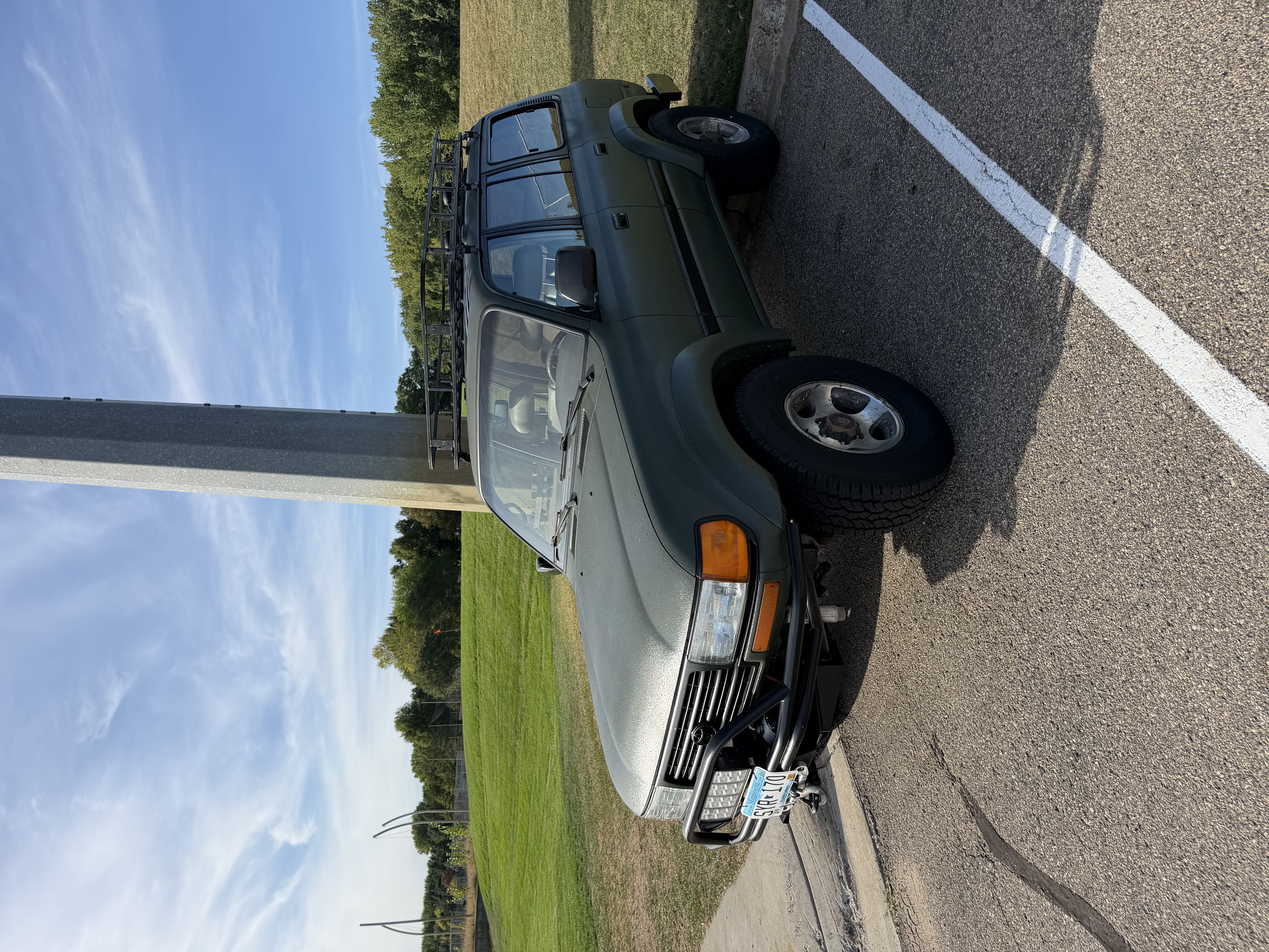 Used 1997 Toyota Land Cruiser w/ Collector's Edition Pkg AWD/4WD image 6