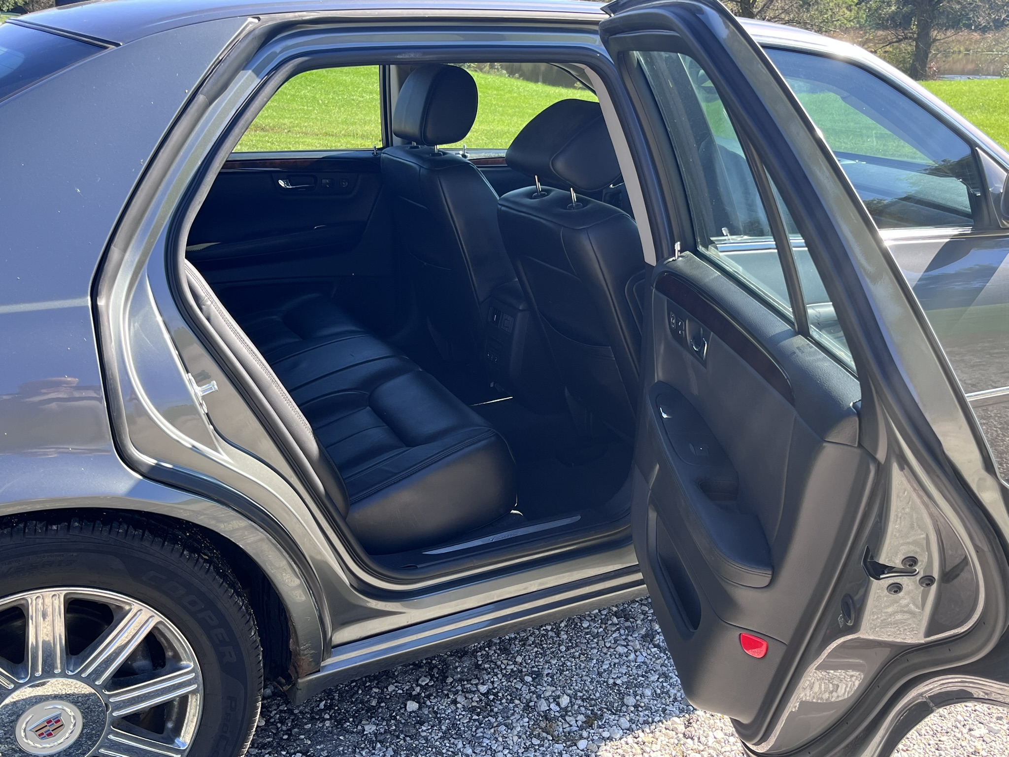 Used 2008 Cadillac DTS FWD image 18