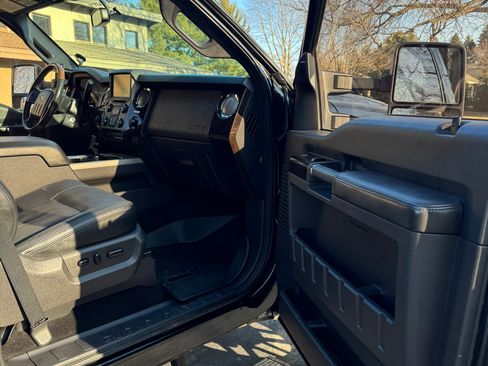 Used 2015 Ford F250 Platinum image 9