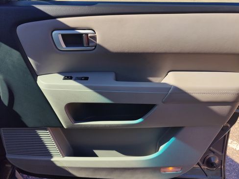 Used 2015 Honda Pilot Touring image 16