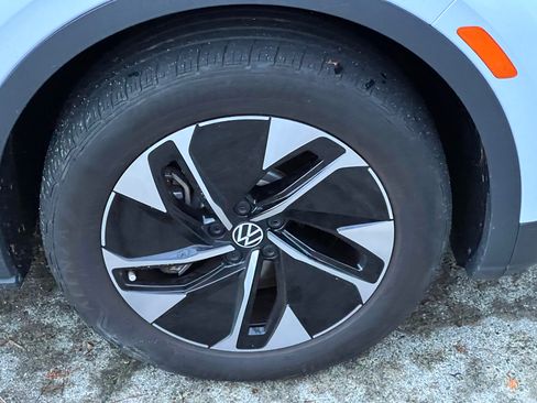 Used 2022 Volkswagen ID.4 Pro image 15