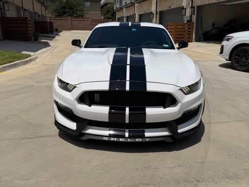 Used 2019 Ford Mustang Shelby GT350 w/ Technology Package RWD image 2