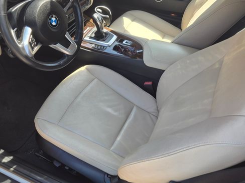 Used 2013 BMW Z4 sDrive28i RWD image 10