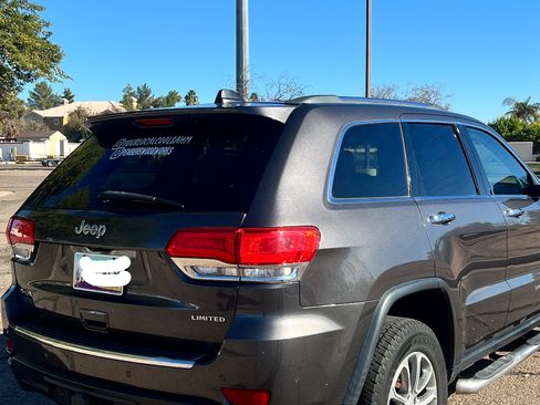 Used 2015 Jeep Grand Cherokee Limited w/ Trailer Tow Group IV image 9