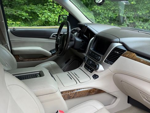 Used 2015 GMC Yukon XL Denali w/ Premium Package AWD/4WD image 2