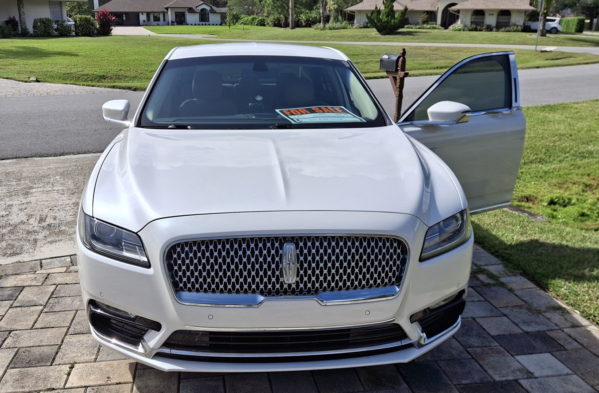 Used 2017 Lincoln Continental Select FWD image 7
