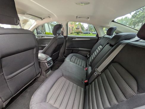 Used 2014 Ford Fusion SE FWD image 14