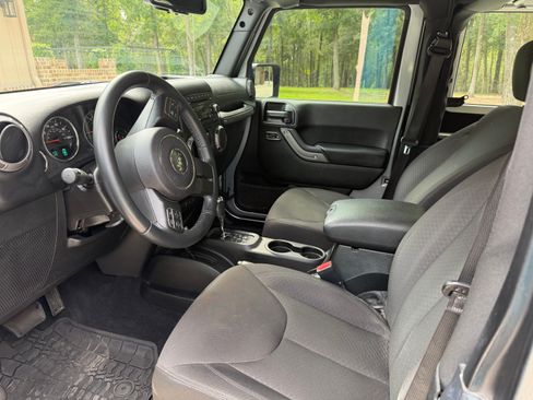 Used 2017 Jeep Wrangler Sport w/ Quick Order Package 24S AWD/4WD image 8