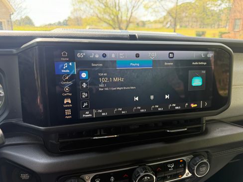 Used 2024 Jeep Wrangler Unlimited Sahara image 1