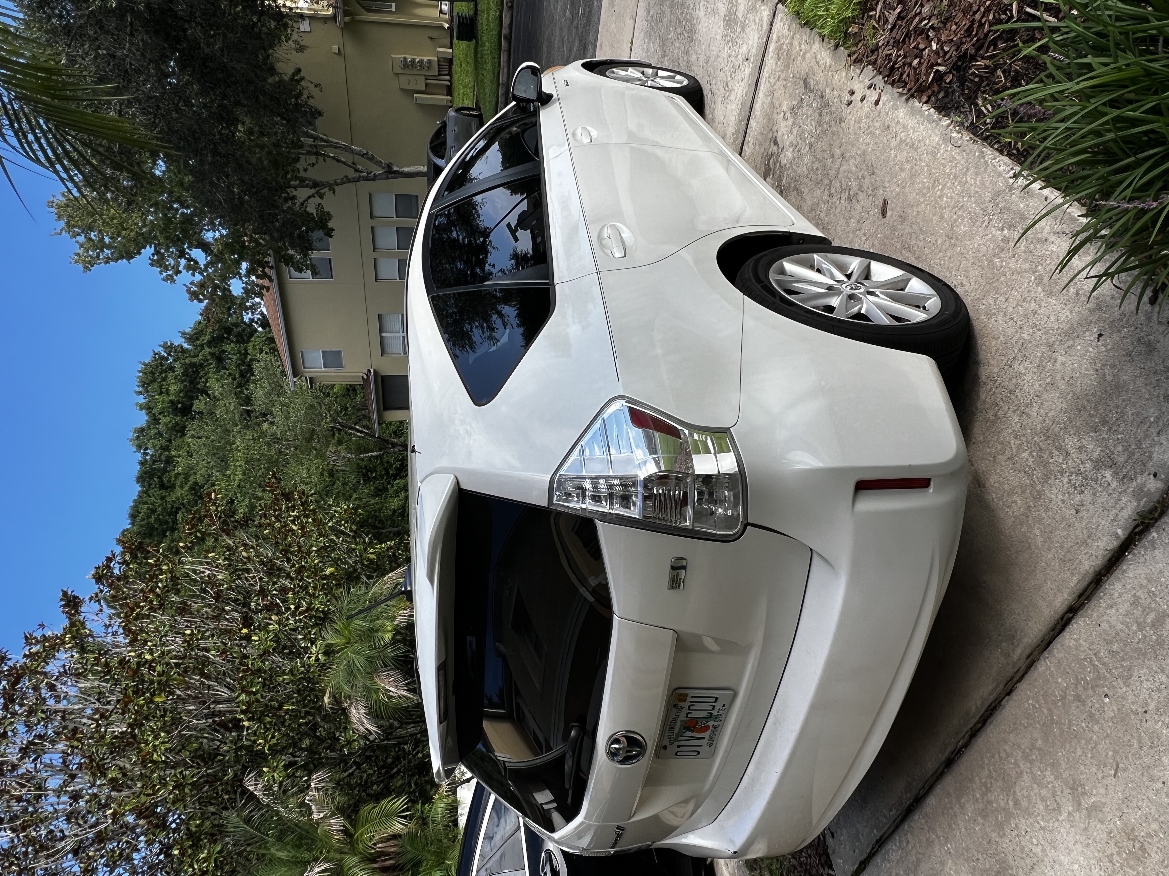 Used 2012 Toyota Prius V Five FWD image 6