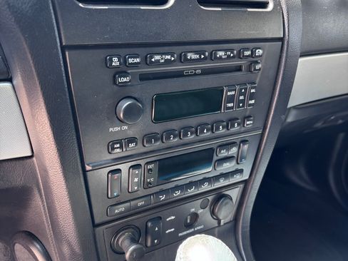 Used 2005 Ford Thunderbird RWD image 11