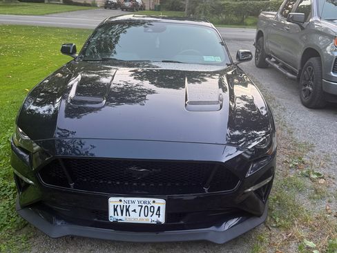 Used 2021 Ford Mustang GT Premium w/ GT Performance Package RWD image 5