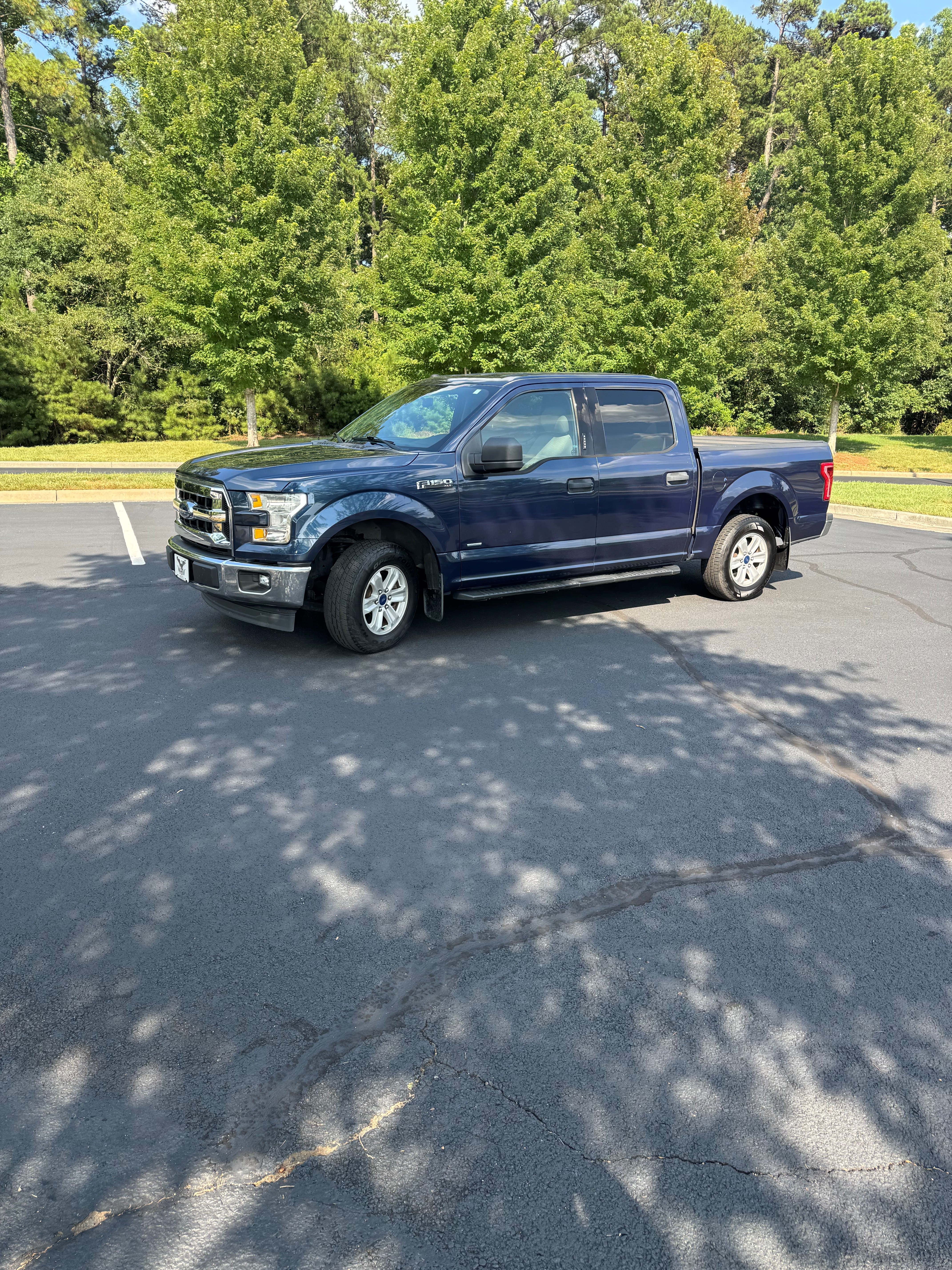 Used 2017 Ford F150 XLT w/ Trailer Tow Package RWD image 1