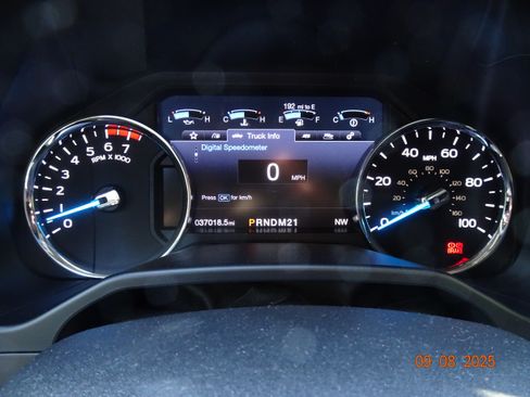 Used 2017 Ford F250 Lariat image 9