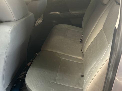 Used 2017 Toyota Tacoma SR5 RWD image 9