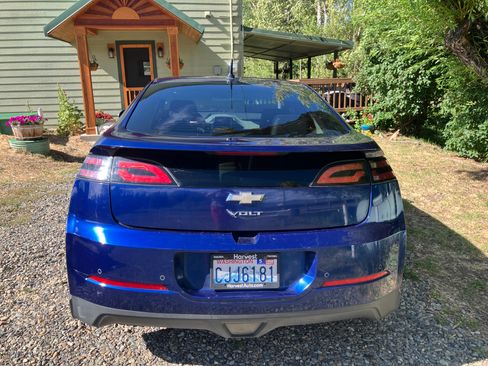 Used 2013 Chevrolet Volt Premium w/ Premium Trim Package FWD image 10