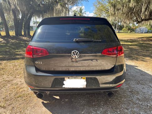 Used 2015 Volkswagen GTI SE image 6