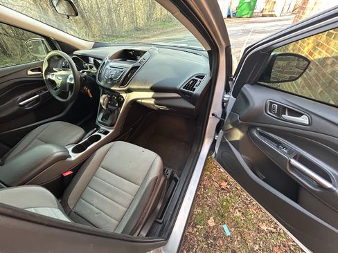 Used 2015 Ford Escape SE image 5