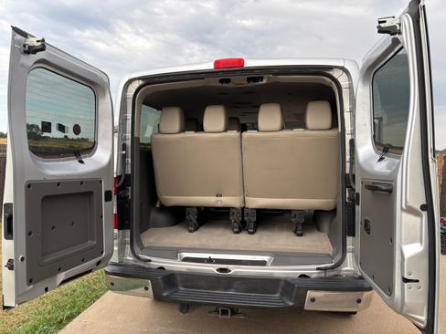Used 2013 Nissan NV 3500 SL w/ Technology Pkg RWD image 13