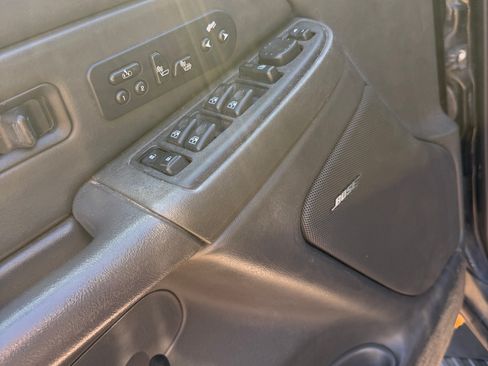 Used 2004 Chevrolet Avalanche 4x4 w/ Preferred Equipment Group image 15