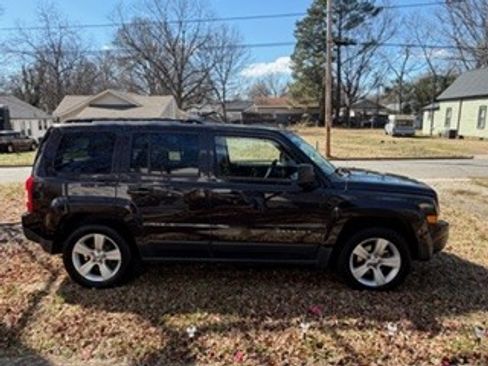 Used 2014 Jeep Patriot Latitude image 13