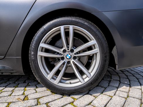 Used 2019 BMW 750i xDrive w/ Luxury Rear Seating Package image 29