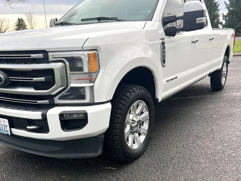 Used 2021 Ford F350 Platinum w/ FX4 Off-Road Package image 2