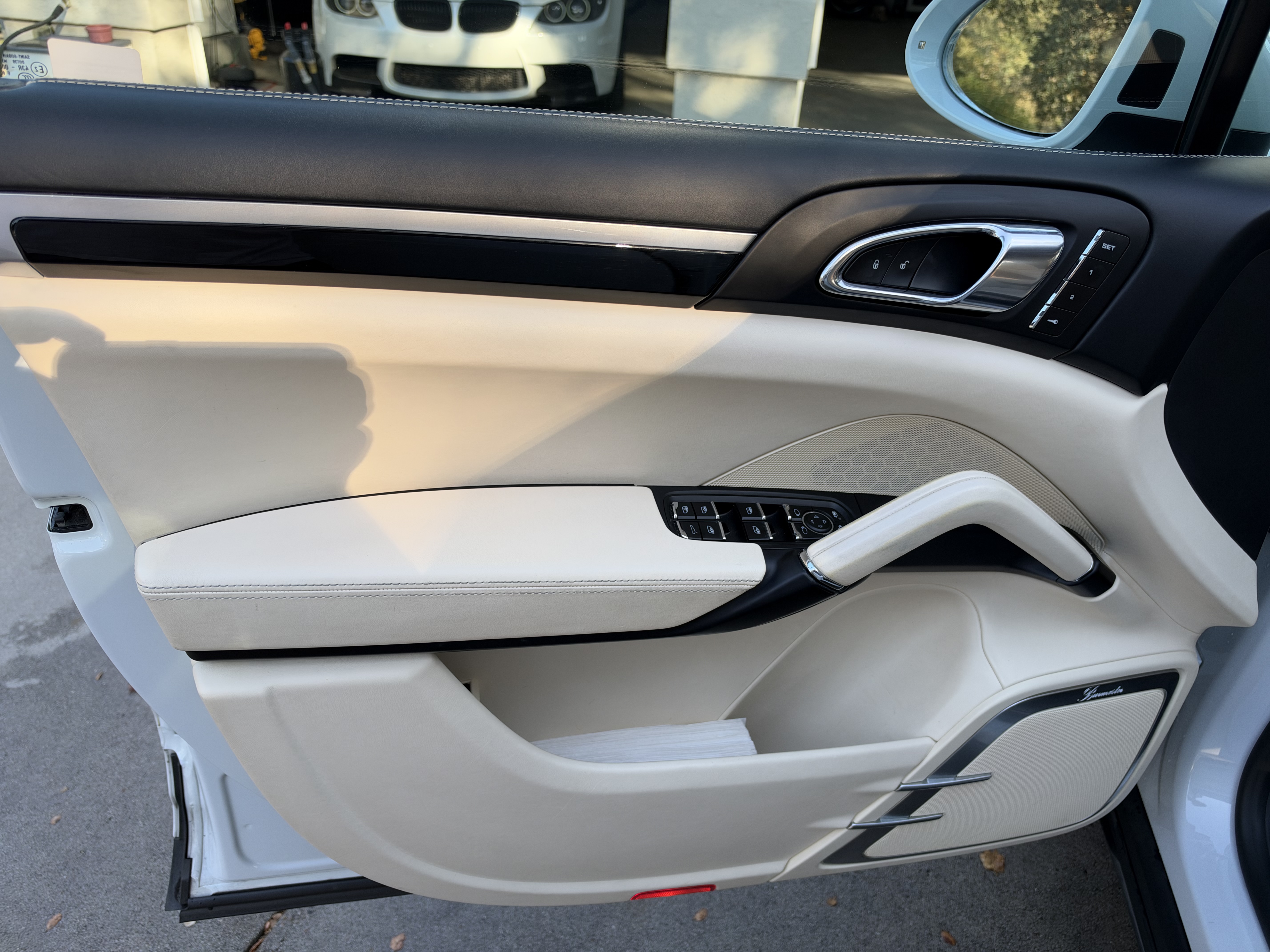Used 2018 Porsche Cayenne AWD/4WD image 23