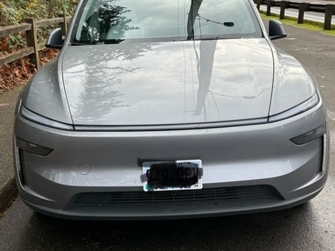 Used 2026 Tesla Model Y Long Range image 1