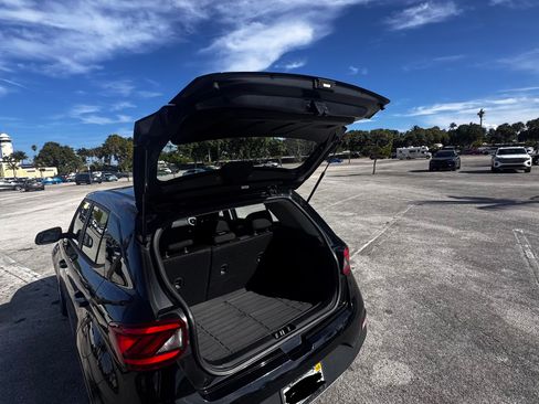 Used 2021 Hyundai Venue SE image 6