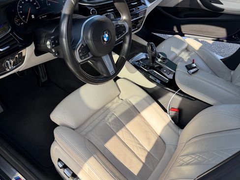 Used 2019 BMW 540i w/ M Sport Package image 10