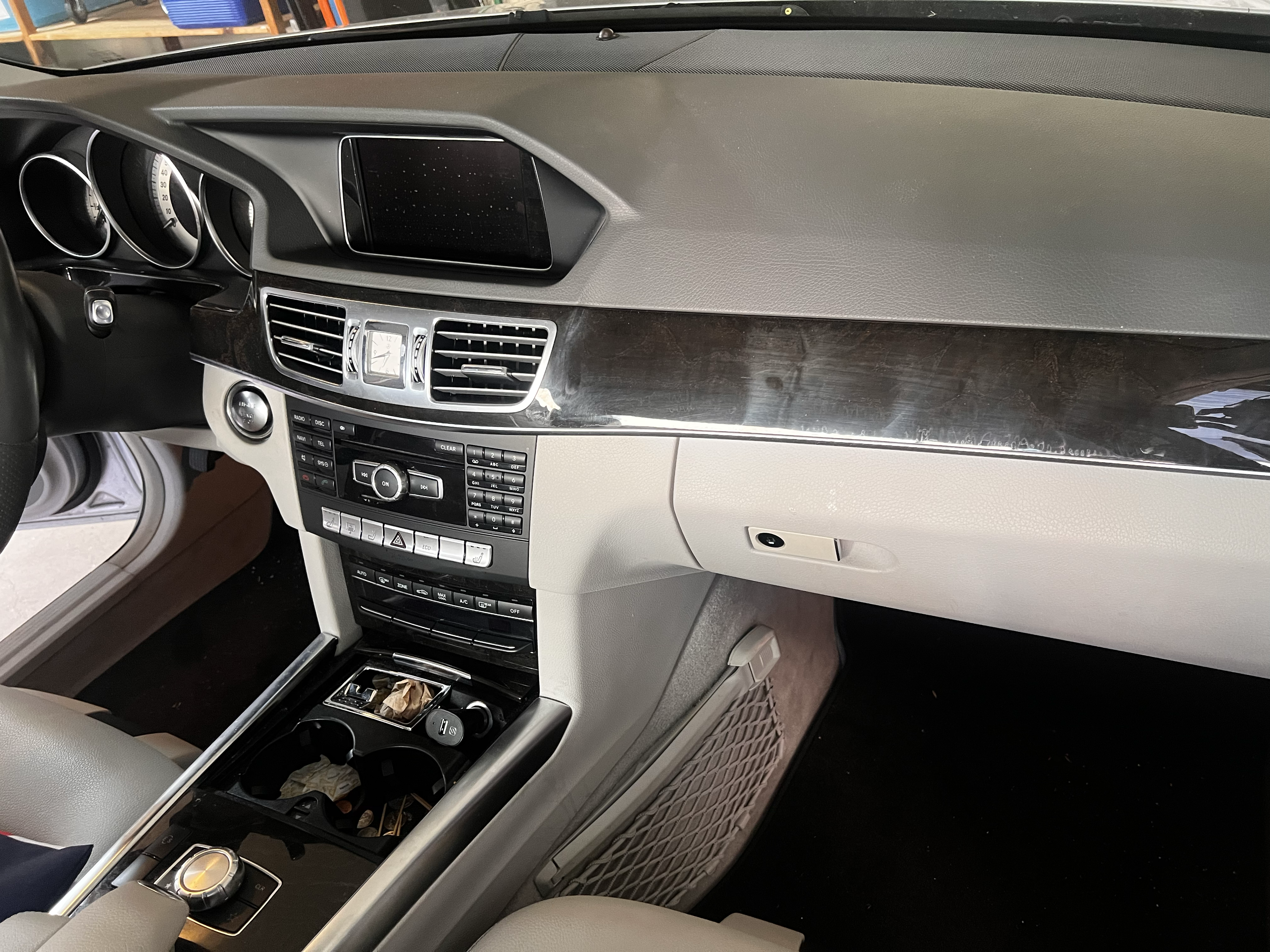 Used 2014 Mercedes-Benz E 350 Sedan image 2