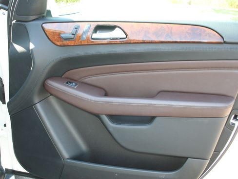 Used 2013 Mercedes-Benz ML 550 4MATIC image 17