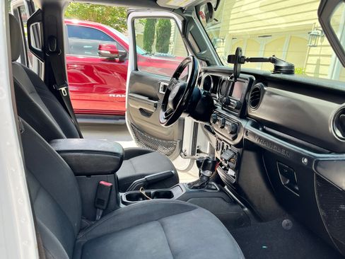 Used 2020 Jeep Wrangler Unlimited Sport S AWD/4WD image 5