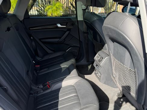 Used 2019 Audi Q5 2.0T Premium w/ Convenience Package image 12