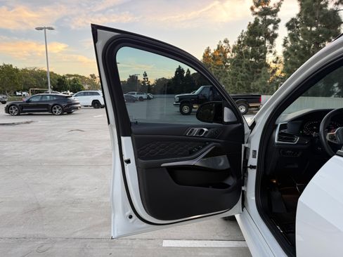 Used 2020 BMW X5 M Competition w/ Executive Package image 21