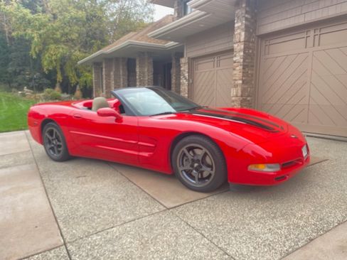 Used 2000 Chevrolet Corvette Convertible w/ Memory Pkg image 5