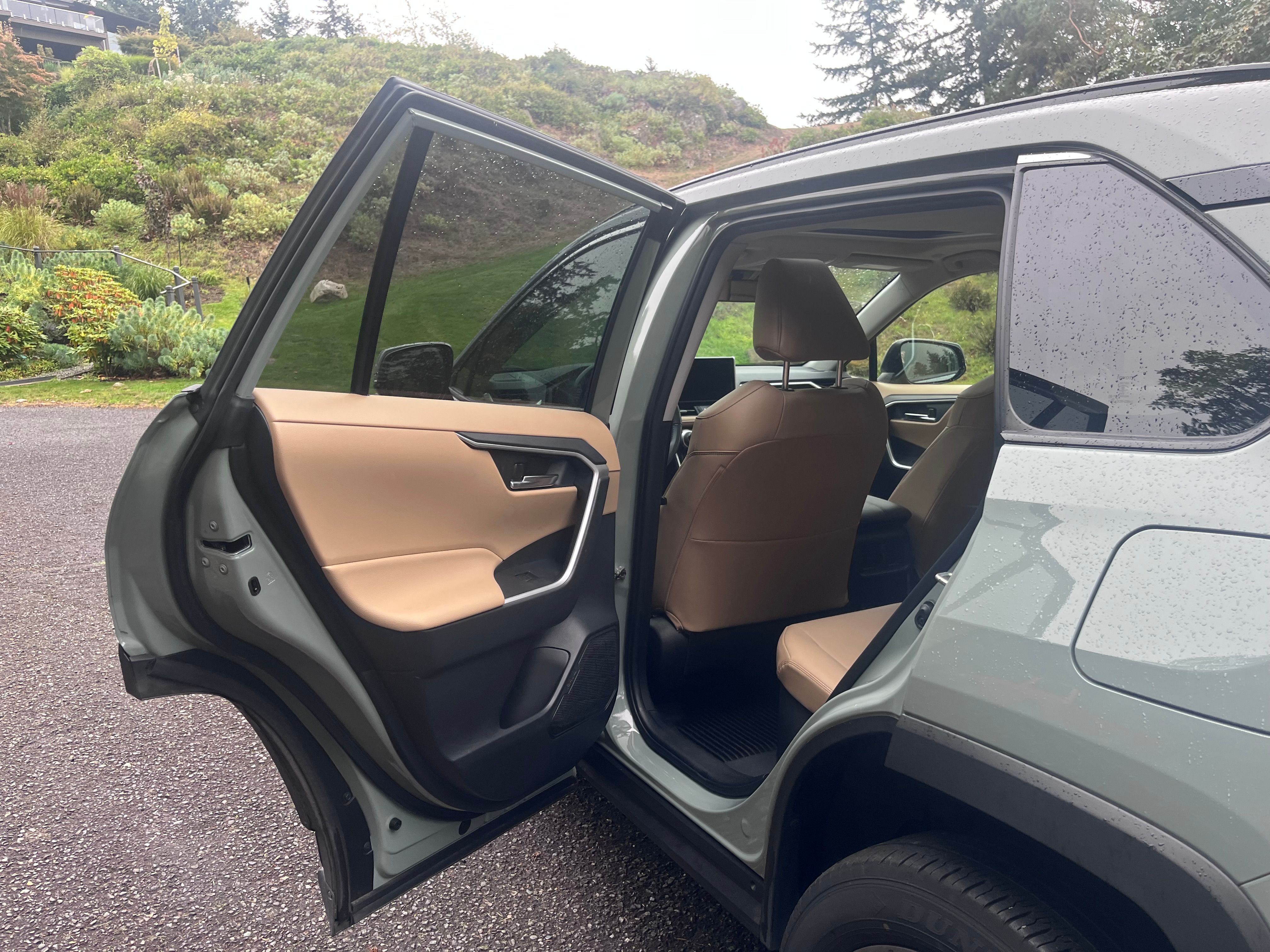 Used 2023 Toyota RAV4 XLE Premium AWD/4WD image 9