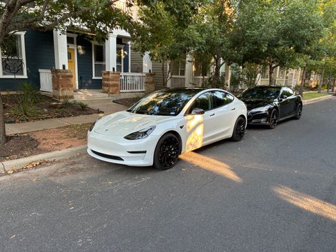 Used 2021 Tesla Model 3 Performance AWD/4WD image 2
