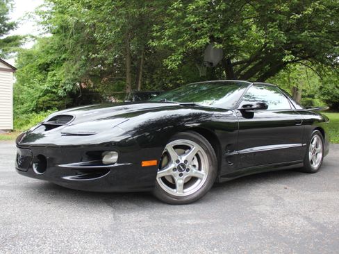 Used 1999 Pontiac Firebird Formula RWD image 10